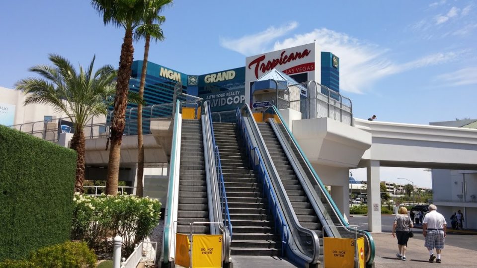 Tropicana Shops Escalators