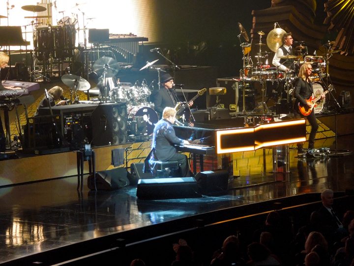 Elton John - Million Dollar Piano