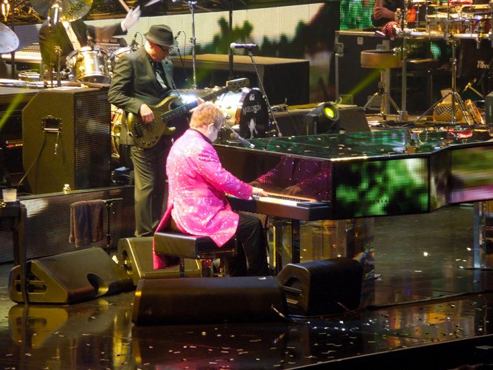 Elton John - Million Dollar Piano